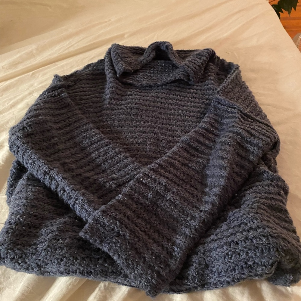 Beautiful Aerie Lightweight Open Knit Blue Sweater Size S